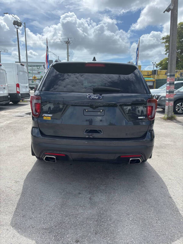 2017 Ford Explorer Sport
