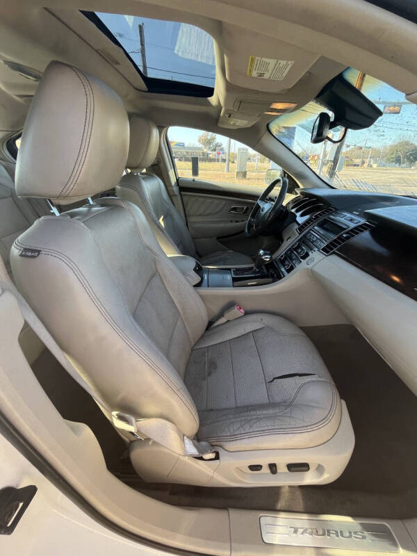 2010 Ford Taurus Limited