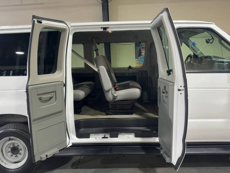 2014 Ford E-Series E-350 SD XLT