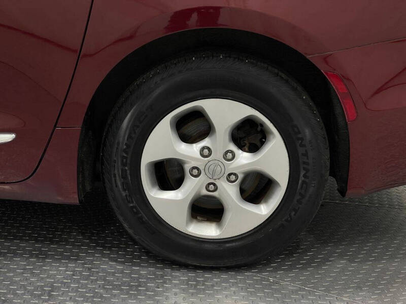 2017 Chrysler Pacifica Touring-L Plus