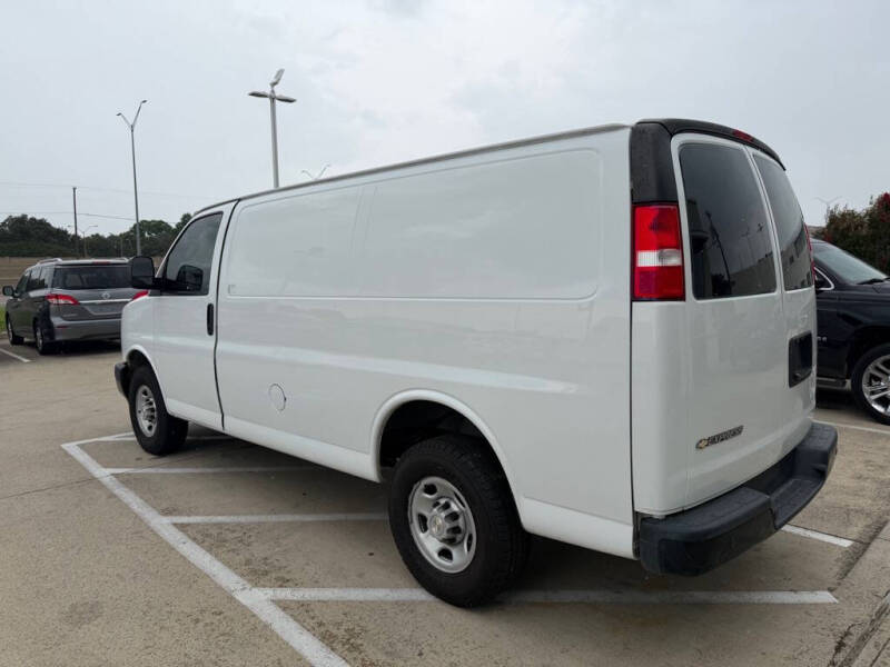 2022 Chevrolet Express 2500