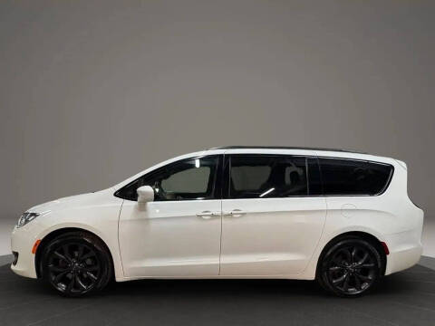 2019 Chrysler Pacifica Touring Plus