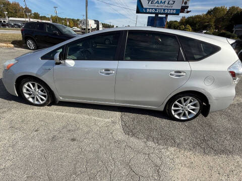 2012 Toyota Prius v Three