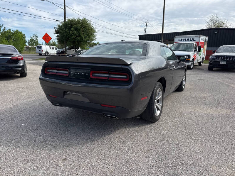 2022 Dodge Challenger SXT