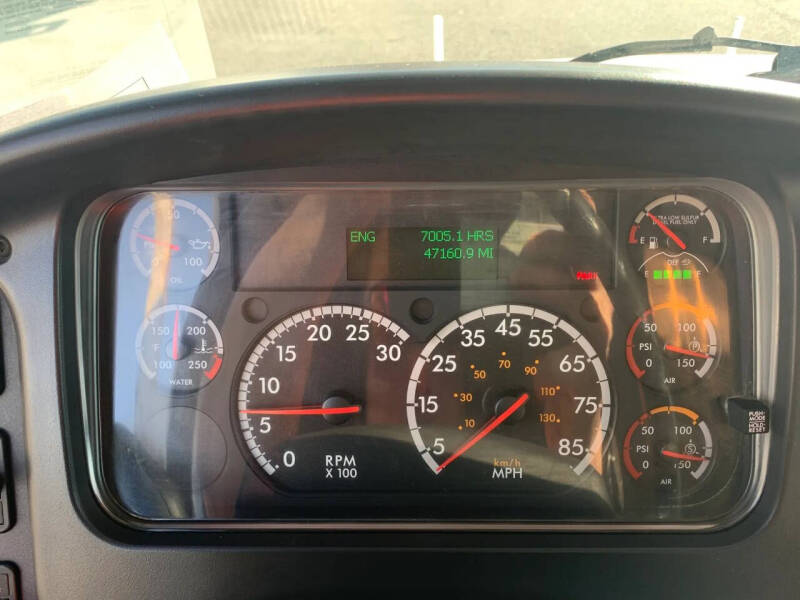 2016 Freightliner M2 106
