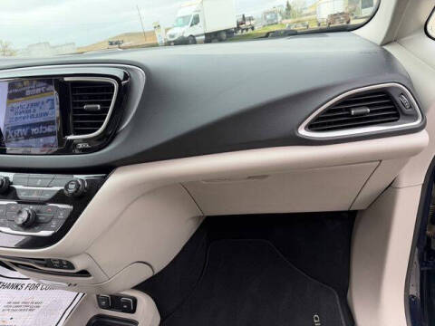 2017 Chrysler Pacifica Hybrid Touring Plus