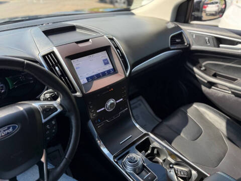 2020 Ford Edge Titanium