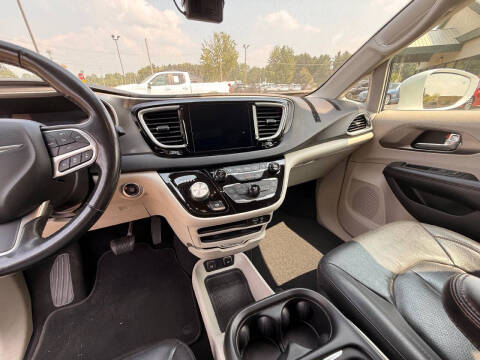 2020 Chrysler Pacifica Touring L