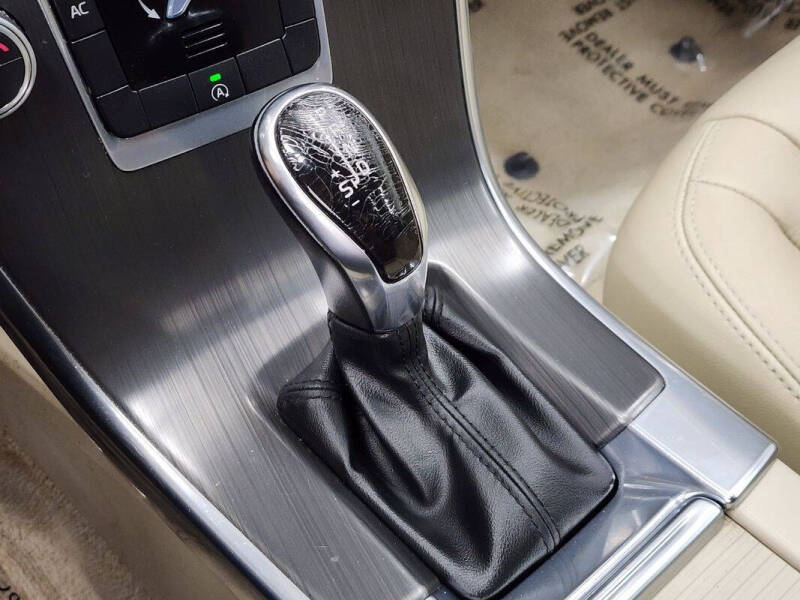 2016 Volvo XC60 T6 Drive-E