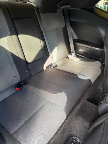 2015 Dodge Challenger SXT