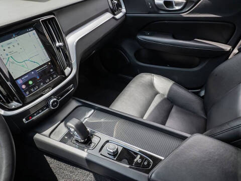 2024 Volvo S60 B5 Core Dark Theme