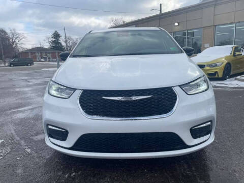 2025 Chrysler Pacifica Select