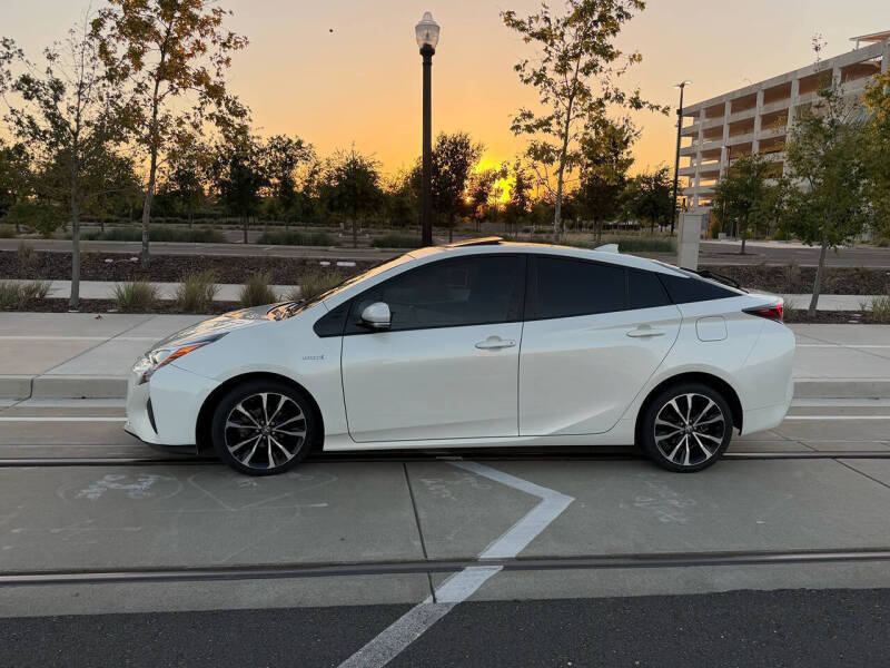 2016 Toyota Prius Three