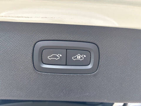 2023 Volvo XC90 B5 Core