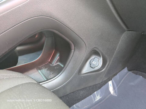 2017 Chrysler 200 LX