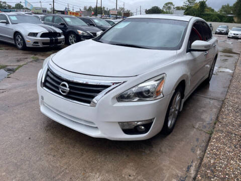 2014 Nissan Altima for sale at Sam's Auto Sales in Houston TX