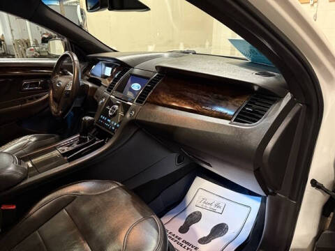 2019 Ford Taurus Limited