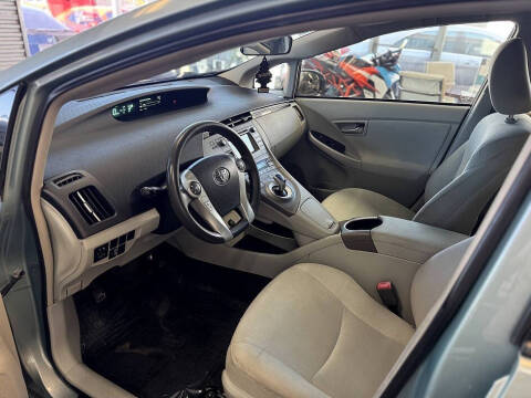 2013 Toyota Prius Two