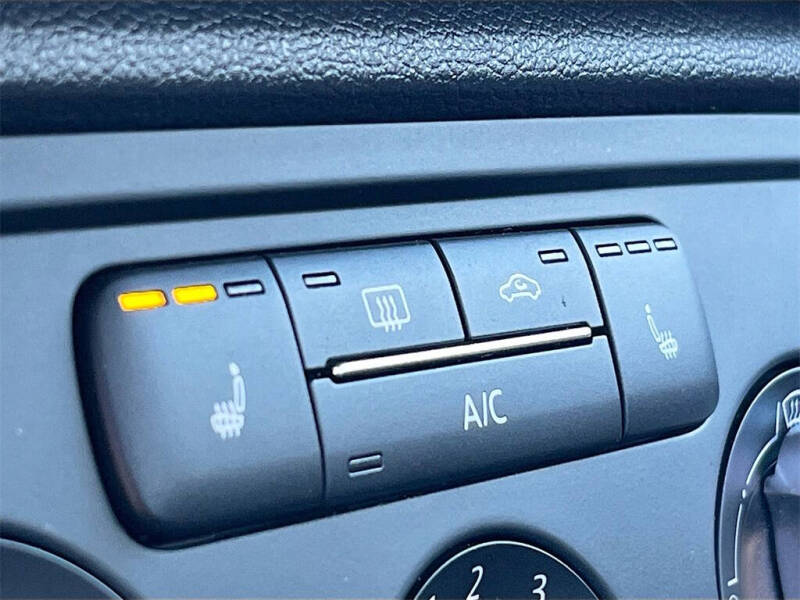 2018 Volkswagen Beetle 2.0T Coast