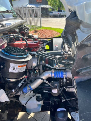 2013 Freightliner M2 106