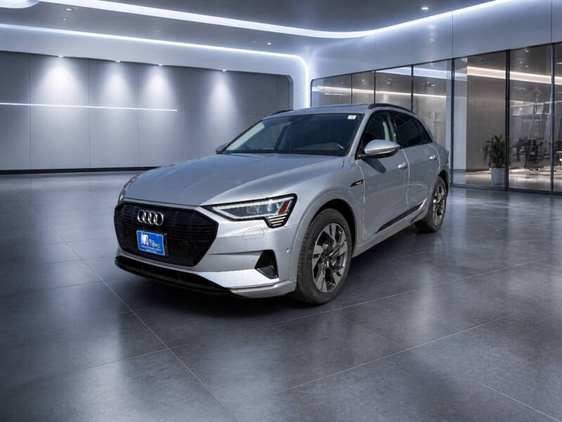 2021 Audi e-tron quattro Premium