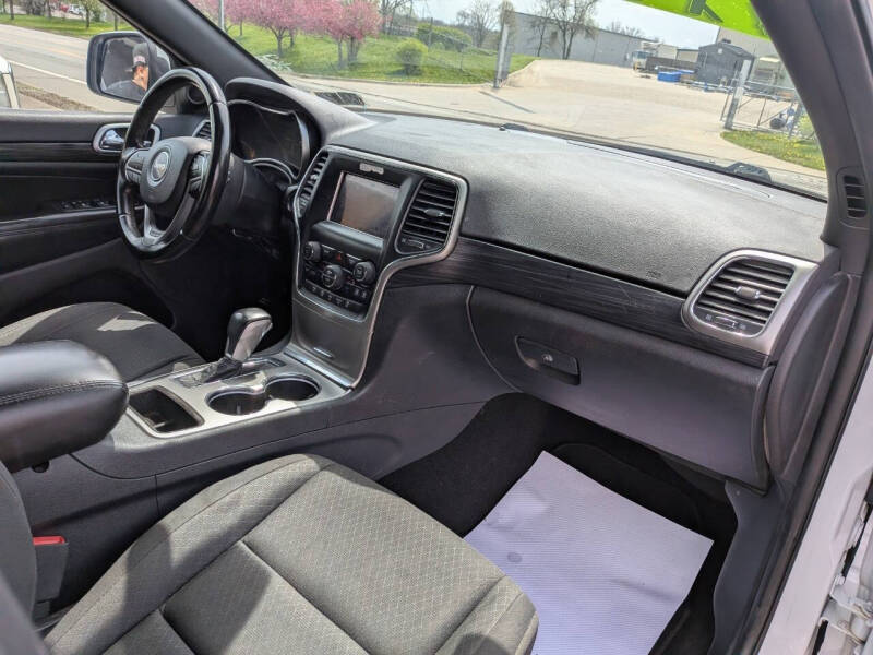 2019 Jeep Grand Cherokee Laredo E