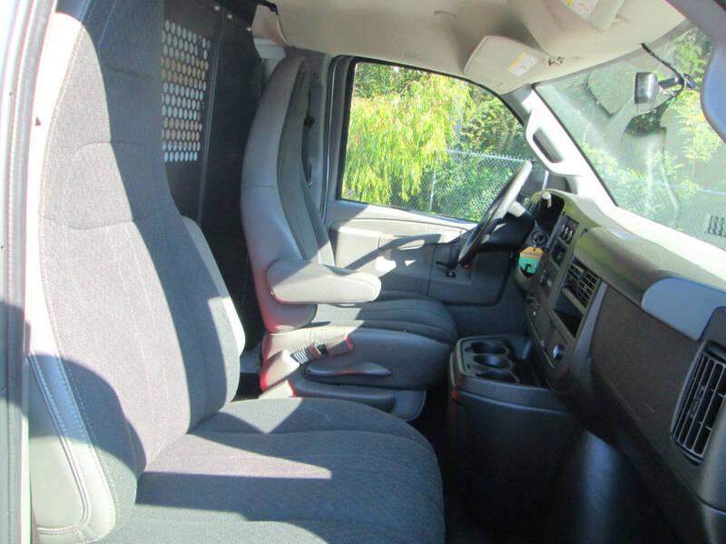 2024 Chevrolet Express 2500