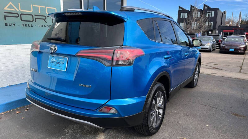 2017 Toyota RAV4 Hybrid XLE