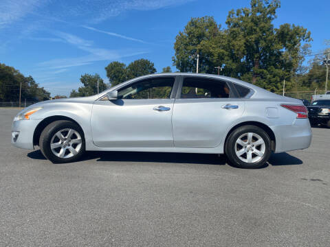 2014 Nissan Altima for sale at Beckham's Used Cars in Milledgeville GA