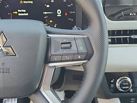 2025 Mitsubishi Outlander SEL Platinum Edition