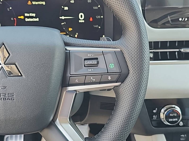 2025 Mitsubishi Outlander SEL Platinum Edition