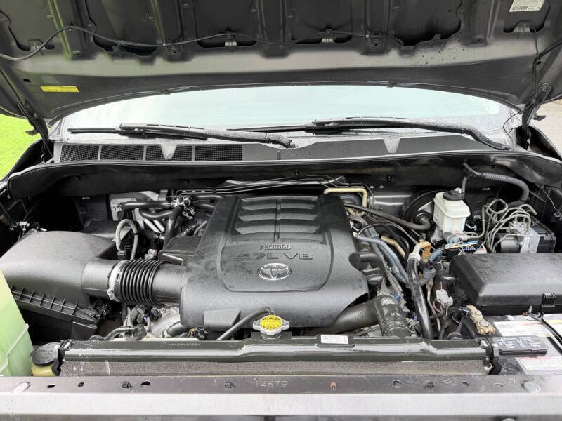2015 Toyota Sequoia SR5