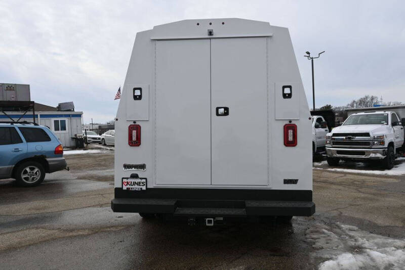 2025 Ford E-Series