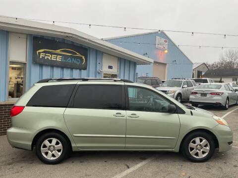 2009 Toyota Sienna LE 8-Passenger