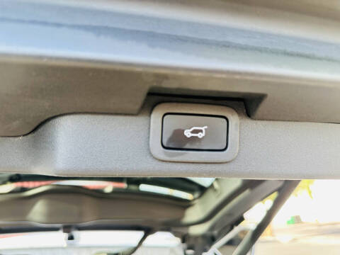 2017 Land Rover Discovery HSE Luxury