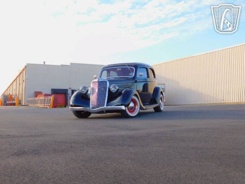 1935 Ford Tudor