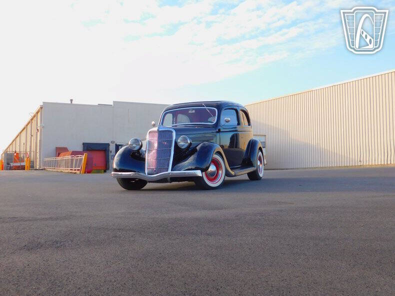 1935 Ford Tudor