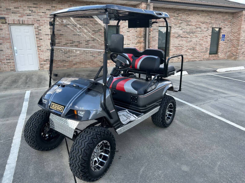 E-Z-GO Golf Cart