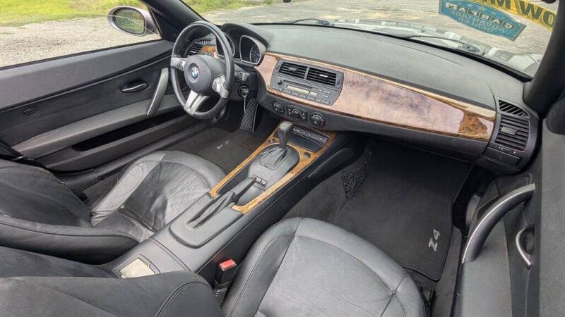 2005 BMW Z4 2.5i