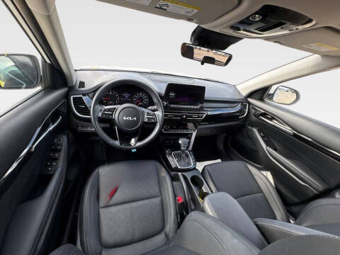 2023 Kia Seltos EX
