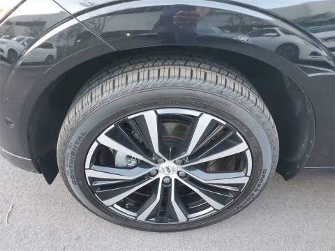 2025 Volvo XC60 B5 Plus Dark Theme