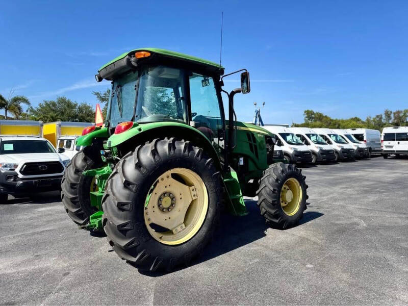 2015 John Deere 6115d