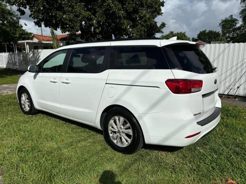 2015 Kia Sedona LX