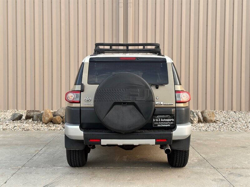 2012 Toyota FJ Cruiser Base photo 12