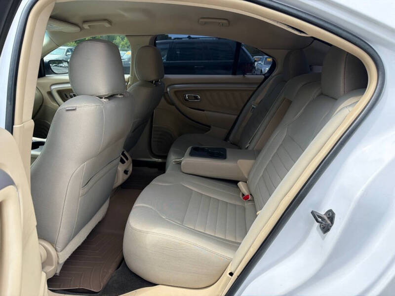 2018 Ford Taurus SE