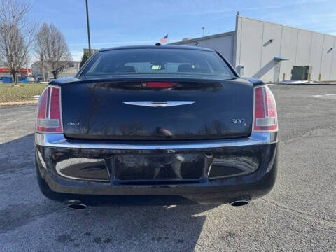 2012 Chrysler 300 C Luxury Series