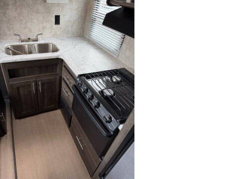 2018 Highland Ridge 2802BH