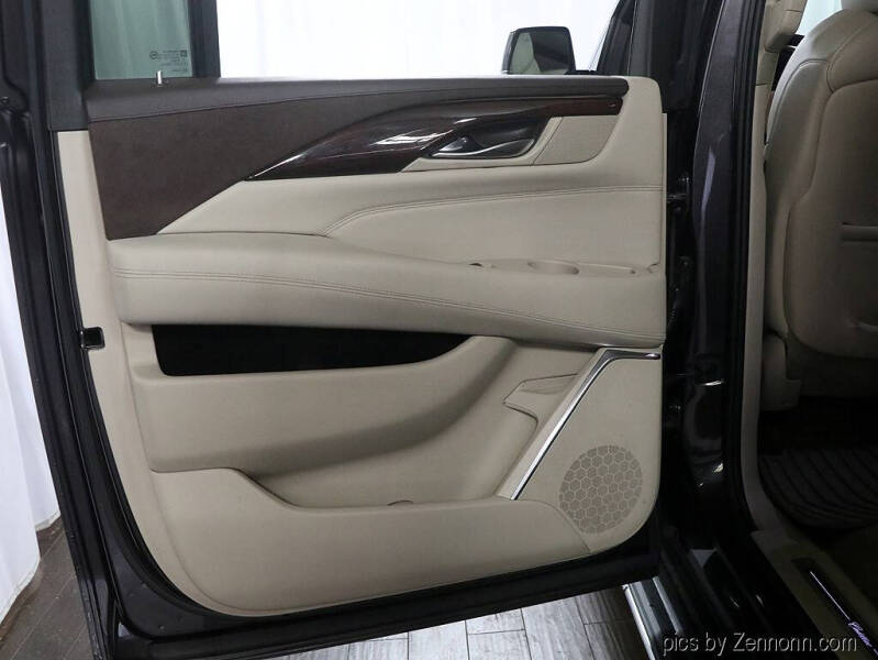 2017 Cadillac Escalade ESV Luxury