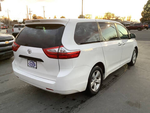 2017 Toyota Sienna L 7-Passenger