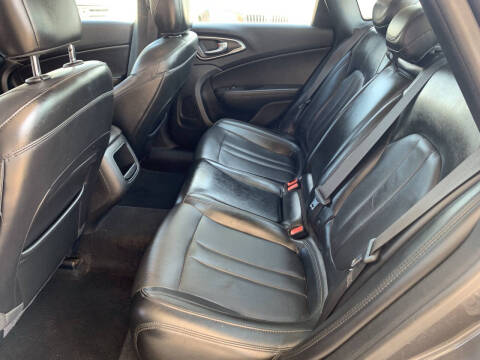 2016 Chrysler 200 Limited